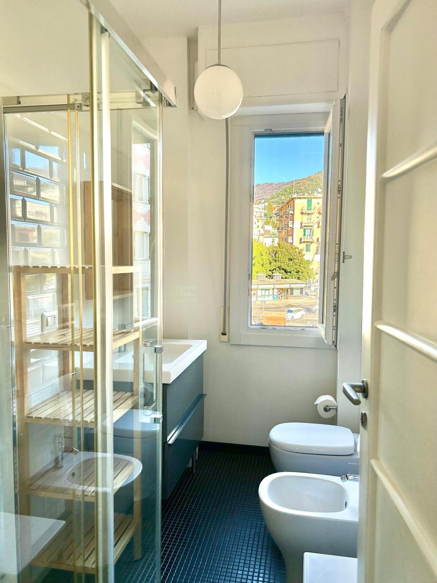 Il Mughetto In Pieno Centro Con Aria Condizionata Apartment Rapallo Bagian luar foto